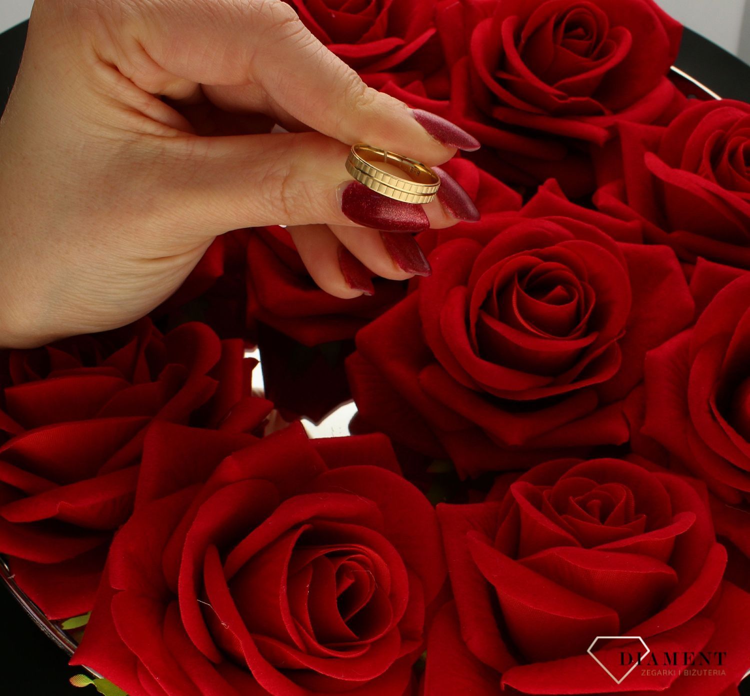 Złota obrączka ślubna klasyczna – żółte złoto, szerokość 4 mm.jpg